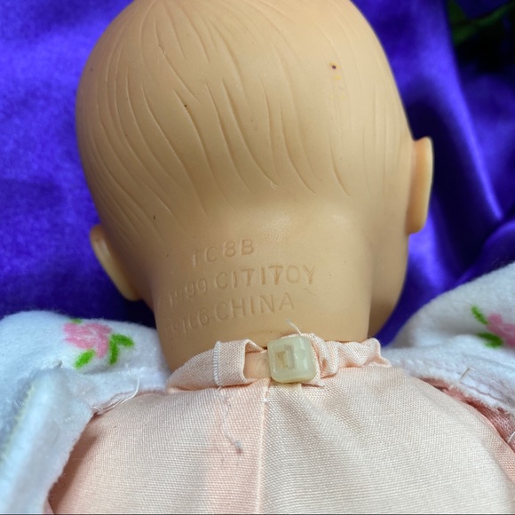📌 Vintage Cute Cititoy Baby Doll 1990 and Tollytots Baby Doll both with cloth - Picture 10 of 16